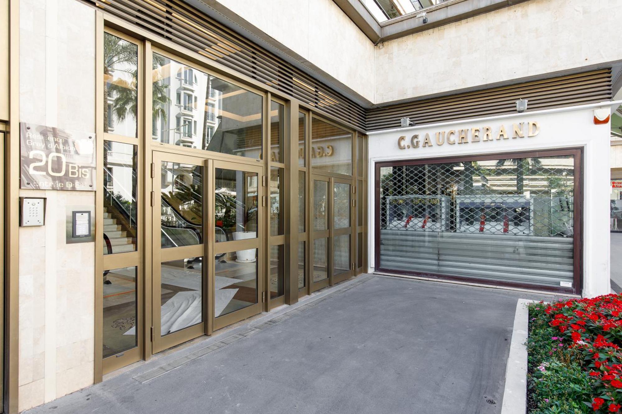 Gray D'albion 1d1 Yourhosthelper Apartment Cannes