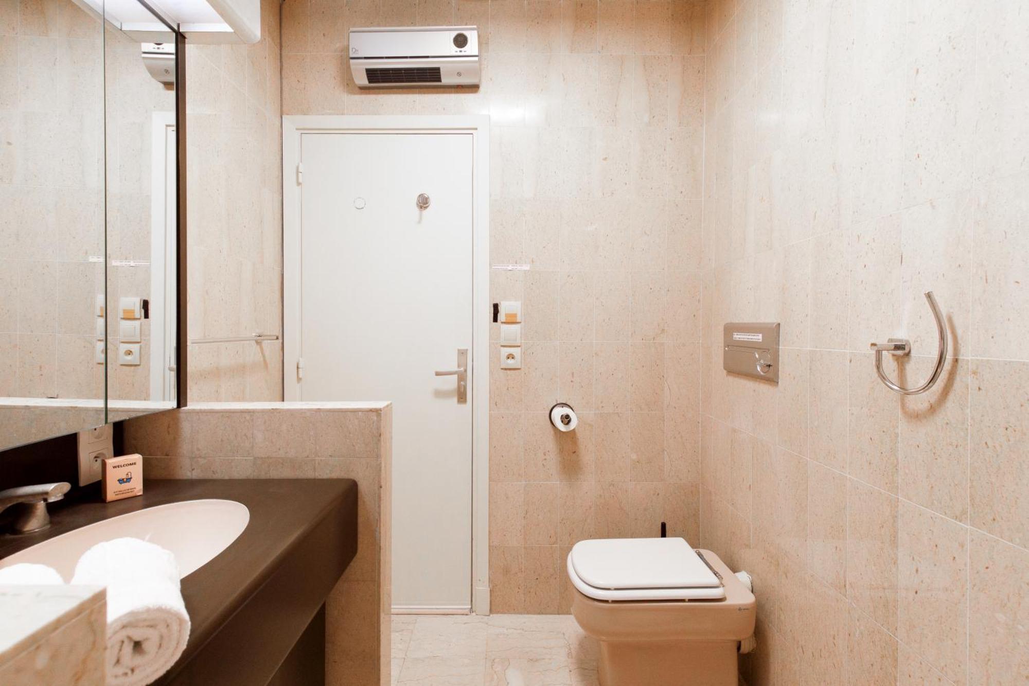 Gray D'albion 1d1 Yourhosthelper Apartment Cannes